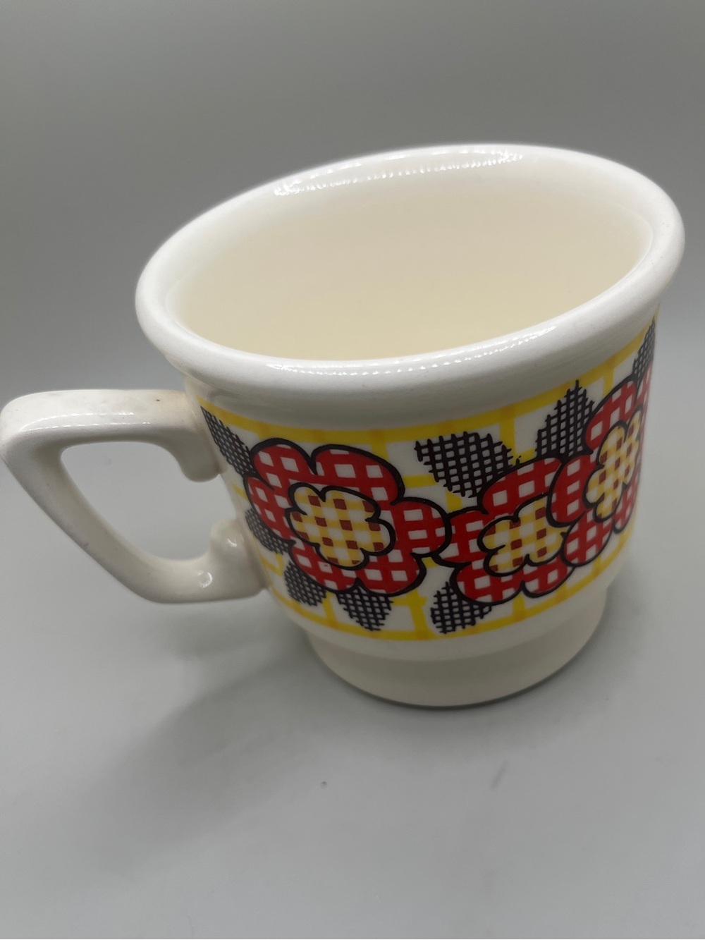 Vintage 70s Gingham Floral Ceramic Mug Cup Red Yellow Black Daisy Flowers Retro